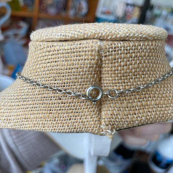 Silver Seagulls Birds Necklace - Picture 4 of 4